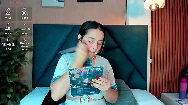 VictoriaHarriss online show from 12-18-25, 12:33