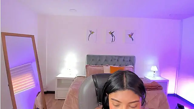 Snapshot of Sofia_collen_ chatting on 10-29-25, 07:48 Sofia collen online show from 10-29-25, 07:48