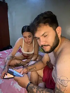 Snapshot of coupleyys chatting on 10-29-25, 02:03 coupleyys online show from 10-29-25, 02:03