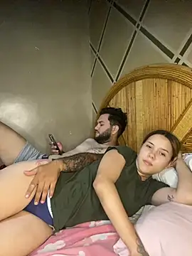 Snapshot of coupleyys chatting on 10-30-25, 08:53 coupleyys online show from 10-30-25, 08:53