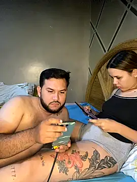 Snapshot of coupleyys chatting on 11-04-25, 02:10 coupleyys online show from 11-04-25, 02:10