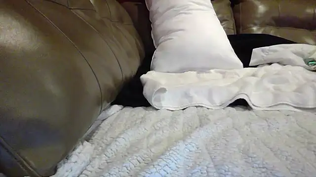 kinkyteenjt online show from 12-23-25, 01:58