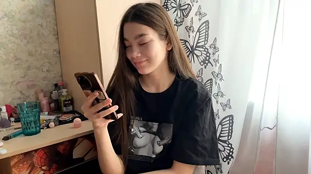 Cuteviola online show from 02-25-26, 01:48