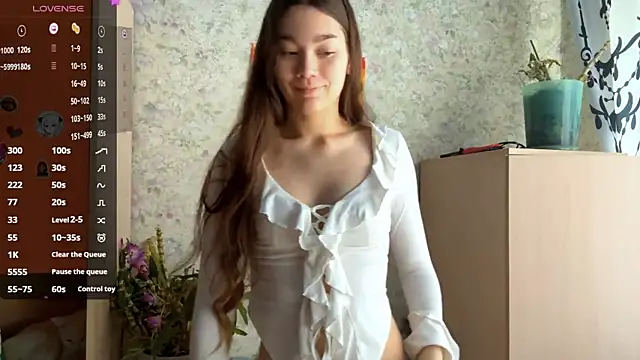 Cuteviola online show from 04-21-26, 12:56