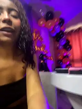 PrettyTiana  online show from 10-09-25, 07:12