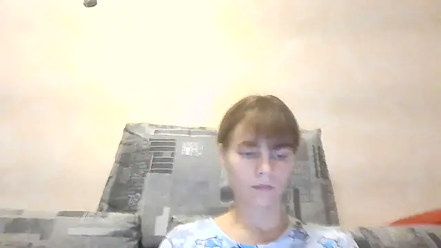 Snapshot of Loriven chatting on 10-05-25, 06:28 Loriven online show from 10-05-25, 06:28