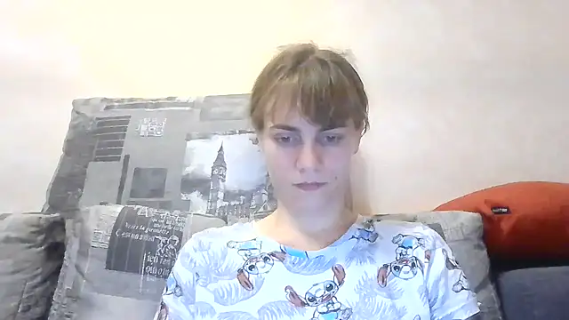 Snapshot of Loriven chatting on 10-08-25, 07:22 Loriven online show from 10-08-25, 07:22