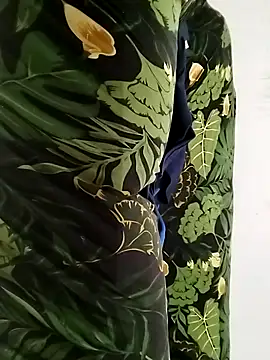 Snapshot of Kwasi-a chatting on 11-28-25, 12:30 Kwasi-a online show from 11-28-25, 12:30