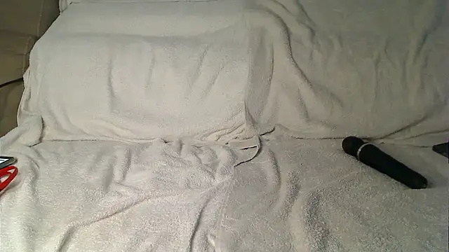 Snapshot of Madamx14 chatting on 09-13-25, 05:24 Madamx14 online show from 09-13-25, 05:24