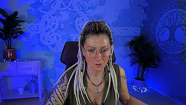 Snapshot of UmaSpace chatting on 05-13-26, 05:05 UmaSpace online show from 05-13-26, 05:05
