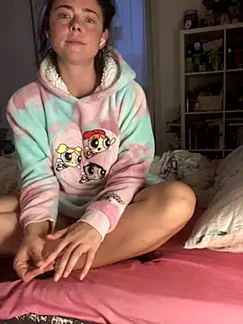 Mia Winters online show from 10-27-25, 05:28