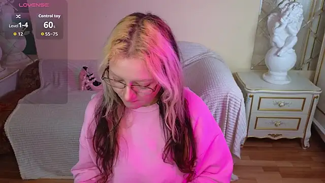 JuicyLullu online show from 12-01-25, 11:59