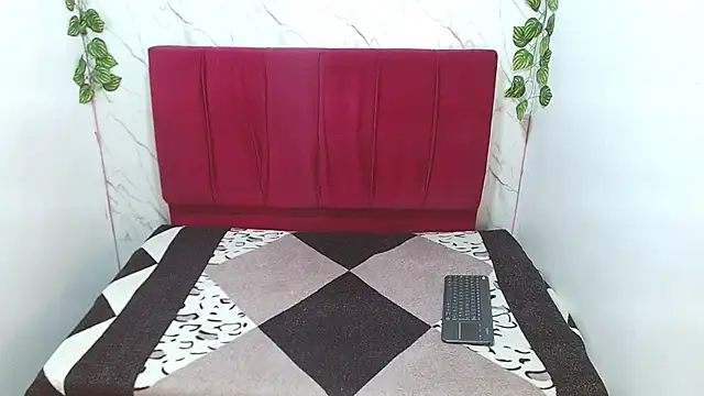 arelysalvarezcm online show from 10-22-25, 12:27