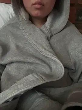 Snapshot of LAURA_LLL chatting on 09-17-25, 12:07 LAURA LLL online show from 09-17-25, 12:07