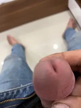 Snapshot of vila25cm chatting on 09-18-25, 10:17 vila25cm online show from 09-18-25, 10:17