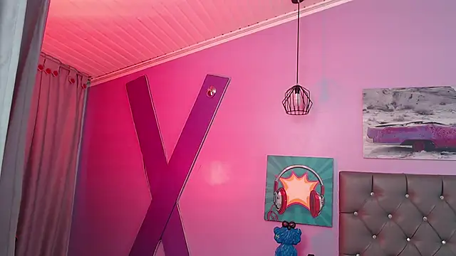 Snapshot of Sabriinaa_Foxx chatting on 10-15-25, 12:27 Sabriinaa Foxx online show from 10-15-25, 12:27
