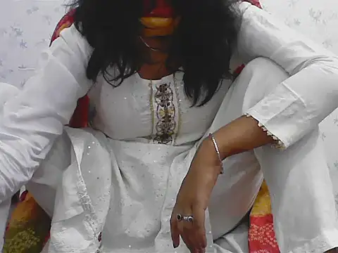 short girl  online show from 04-05-26, 11:35