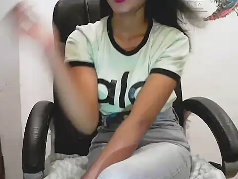 short girl  online show from 07-02-26, 04:57