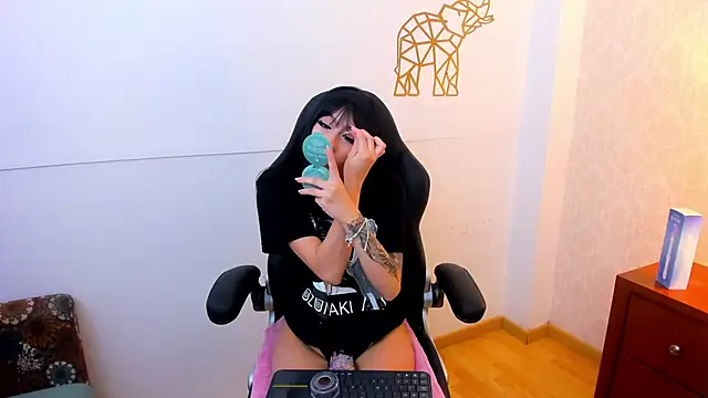 Snapshot of LaylaaDoll chatting on 10-26-25, 01:50 LaylaaDoll online show from 10-26-25, 01:50