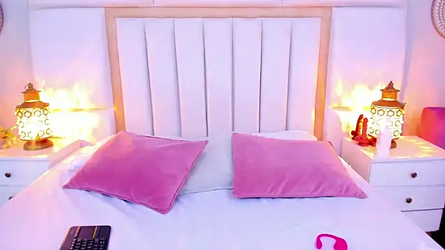 LaylaaDoll online show from 04-11-26, 07:40