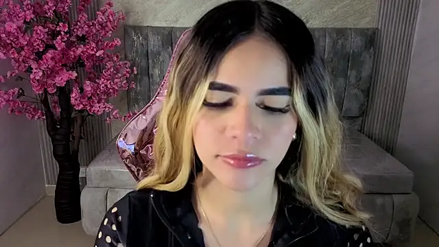 lilith4 s online show from 10-29-25, 03:20