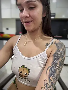 Snapshot of Isabella-Teen chatting on 11-27-25, 02:13 Isabella-Teen online show from 11-27-25, 02:13