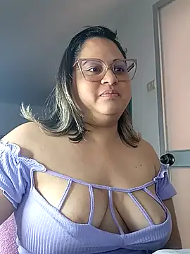 Chiki hot92 online show from 10-16-25, 08:21