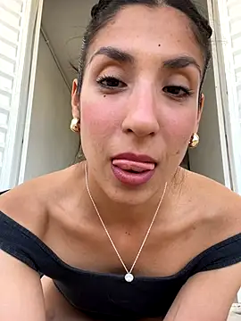 MaddyX   online show from 11-25-25, 08:09