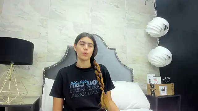 isabel 09 online show from 07-10-26, 05:15
