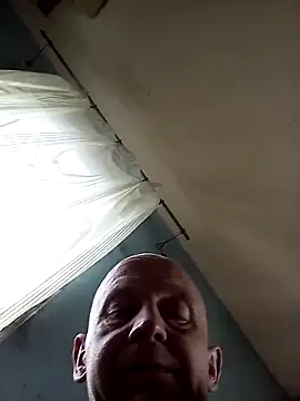 Snapshot of Jarektchurzewski chatting on 06-07-26, 01:37 Jarektchurzewski online show from 06-07-26, 01:37