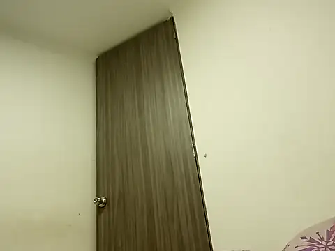 Snapshot of deilg chatting on 11-19-25, 04:34 deilg online show from 11-19-25, 04:34