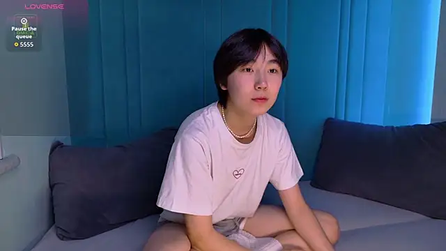 HeejinWang online show from 11-19-25, 08:20