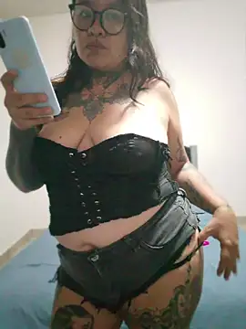 Snapshot of agnesvela chatting on 07-30-26, 04:33 agnesvela online show from 07-30-26, 04:33