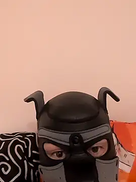 Snapshot of cruiserpup chatting on 12-14-25, 05:18 cruiserpup online show from 12-14-25, 05:18