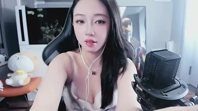 Snapshot of Keke-Bai chatting on 09-29-25, 01:49 Keke-Bai online show from 09-29-25, 01:49