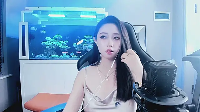 Snapshot of Keke-Bai chatting on 10-07-25, 11:29 Keke-Bai online show from 10-07-25, 11:29