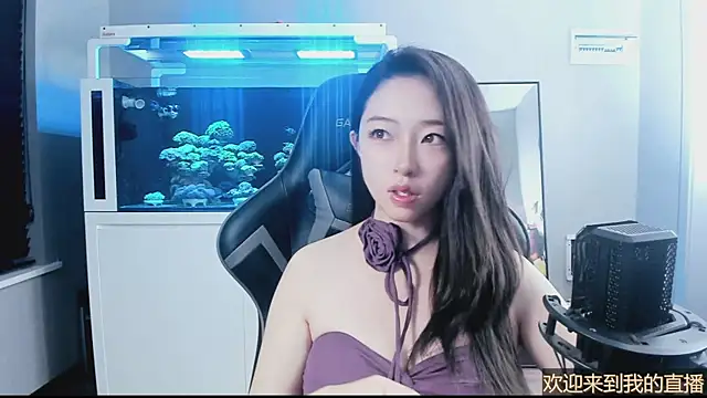 Snapshot of Keke-Bai chatting on 10-21-25, 11:55 Keke-Bai online show from 10-21-25, 11:55