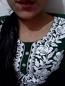 Snapshot of Miss_linaa chatting on 11-12-25, 10:26 Miss linaa online show from 11-12-25, 10:26