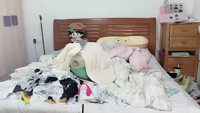 Akong11 online show from 10-31-25, 05:25