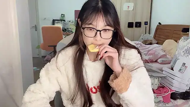 Akong11 online show from 12-19-25, 01:12