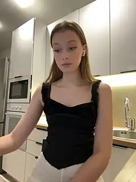 FriendlyFire 18 online show from 09-27-25, 05:51