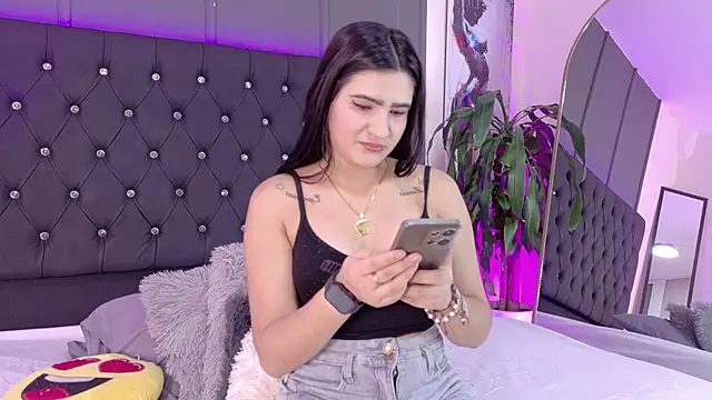 Snapshot of Scarlett_Durand chatting on 09-22-25, 12:07 Scarlett Durand online show from 09-22-25, 12:07