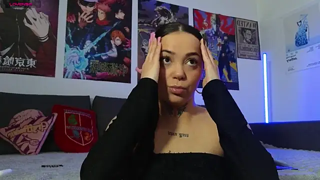 Snapshot of KiraQuinn1 chatting on 10-29-25, 04:53 KiraQuinn1 online show from 10-29-25, 04:53