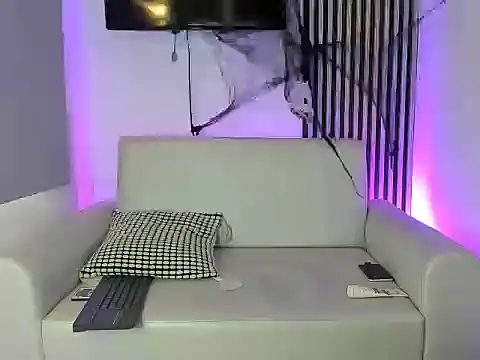 Snapshot of toji_luxxer chatting on 10-26-25, 08:15 toji luxxer online show from 10-26-25, 08:15