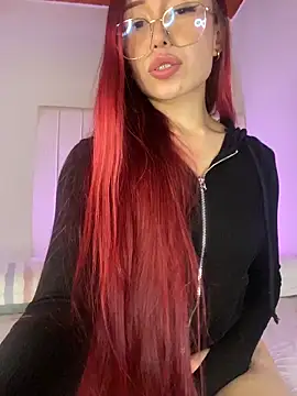 Abbi Gomez online show from 10-17-25, 01:20