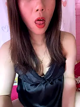 Snapshot of Moon_pusy chatting on 11-05-25, 05:07 Moon pusy online show from 11-05-25, 05:07