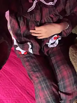 Snapshot of Moon_pusy chatting on 12-16-25, 12:21 Moon pusy online show from 12-16-25, 12:21