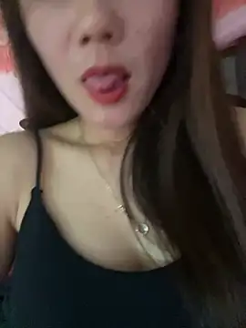 Snapshot of Moon_pusy chatting on 06-24-26, 02:21 Moon pusy online show from 06-24-26, 02:21