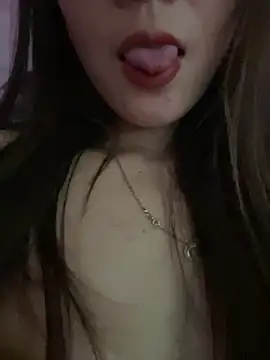 Snapshot of Moon_pusy chatting on 06-25-26, 02:44 Moon pusy online show from 06-25-26, 02:44
