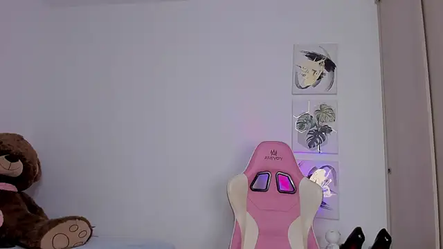 Snapshot of Susy_spark chatting on 11-26-25, 11:17 Susy spark online show from 11-26-25, 11:17